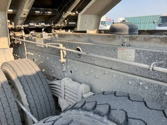 三菱ふそうスーパーグレートダンプ大型（10t）[写真18]