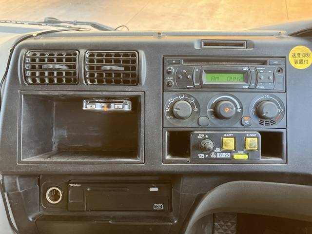 三菱ふそうスーパーグレートダンプ大型（10t）[写真37]