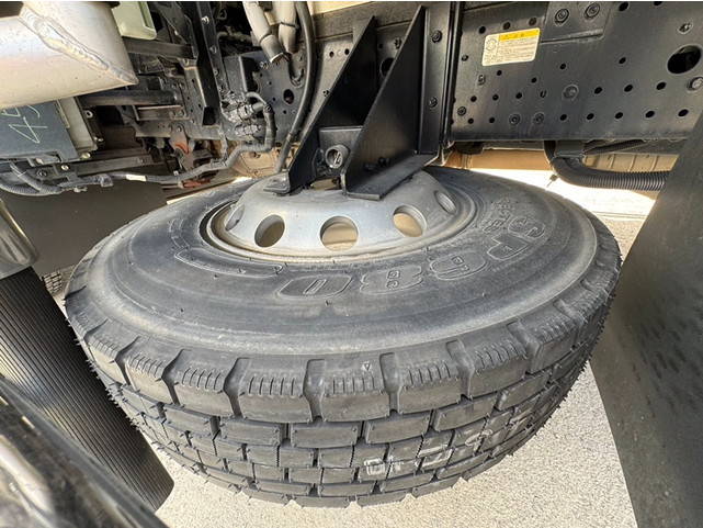 いすゞフォワード冷凍車（冷蔵車）中型（4t）[写真10]