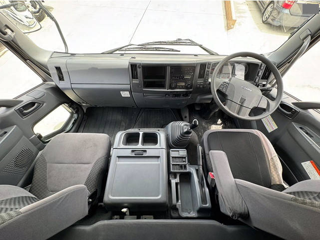 いすゞフォワード冷凍車（冷蔵車）中型（4t）[写真12]