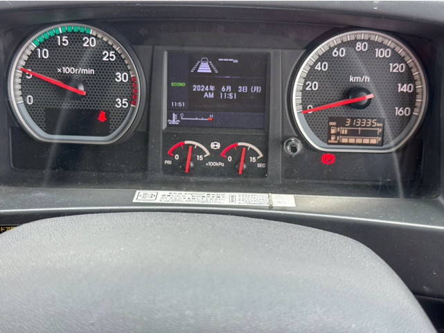 いすゞフォワード冷凍車（冷蔵車）中型（4t）[写真14]