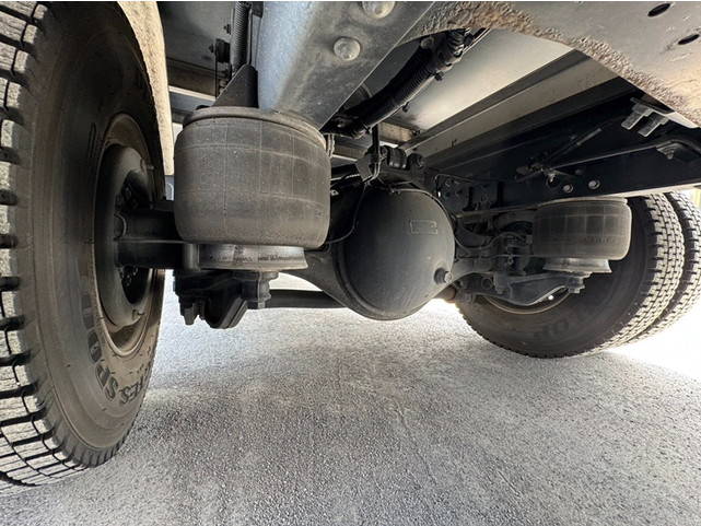 いすゞフォワード冷凍車（冷蔵車）中型（4t）[写真17]