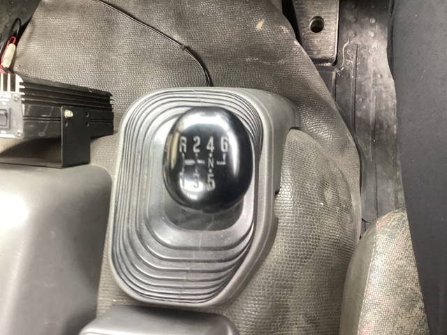 いすゞフォワードコンテナ専用車中型（4t）[写真13]