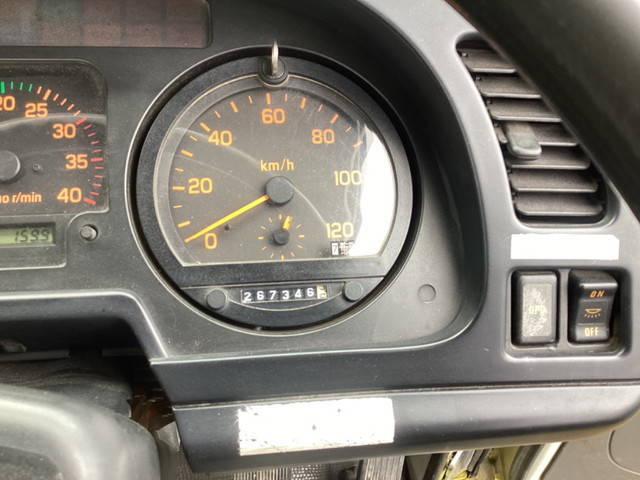 いすゞフォワードコンテナ専用車中型（4t）[写真14]