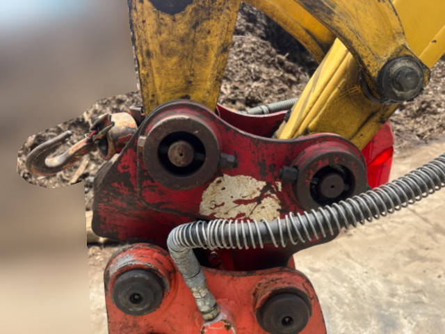 コマツミニユンボ（ミニバックホー）[写真16]