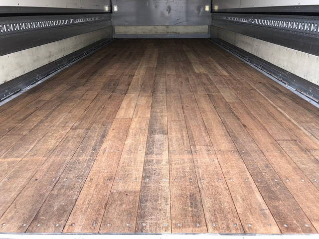 UDトラックスコンドルアルミウイング中型（4t）[写真10]