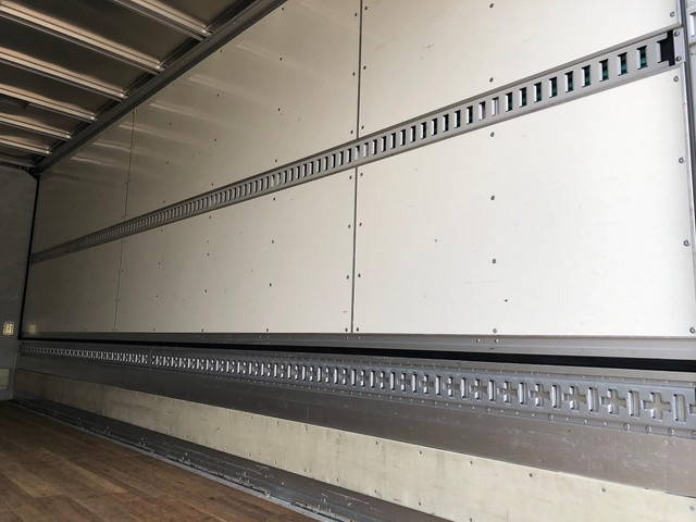 UDトラックスコンドルアルミウイング中型（4t）[写真09]