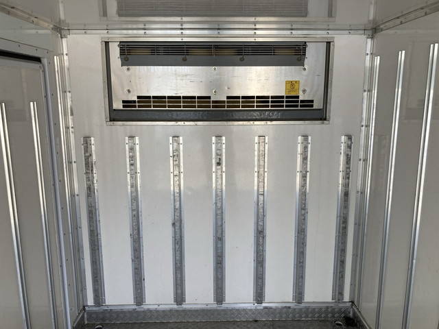 いすゞエルフ冷凍車（冷蔵車）小型（2t・3t）[写真13]