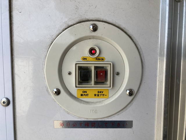 いすゞエルフ冷凍車（冷蔵車）小型（2t・3t）[写真15]