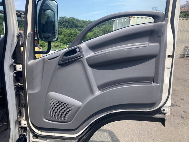 いすゞエルフ冷凍車（冷蔵車）小型（2t・3t）[写真27]