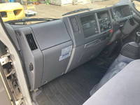 いすゞエルフ冷凍車（冷蔵車）小型（2t・3t）[写真30]