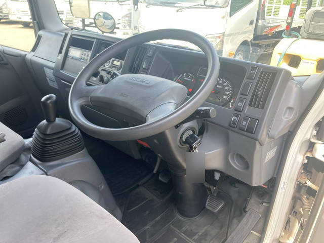 いすゞエルフ冷凍車（冷蔵車）小型（2t・3t）[写真31]