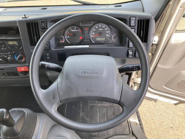 いすゞエルフ冷凍車（冷蔵車）小型（2t・3t）[写真33]