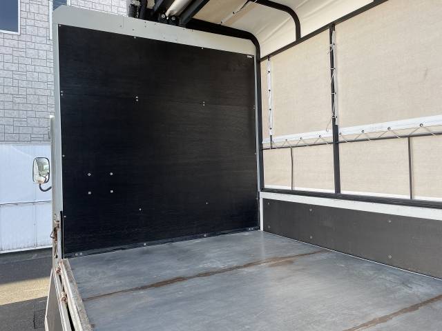 日産アトラス幌ウイング小型（2t・3t）[写真10]