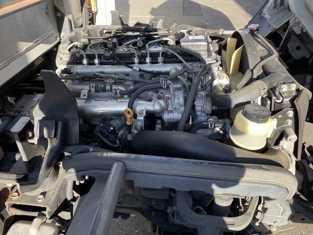 日産アトラス幌ウイング小型（2t・3t）[写真14]