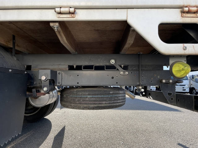 日産アトラス幌ウイング小型（2t・3t）[写真19]