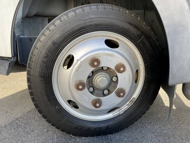 日産アトラス幌ウイング小型（2t・3t）[写真21]