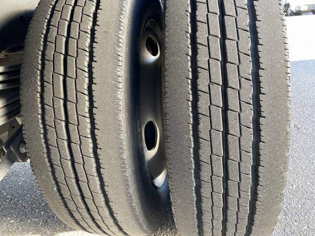 日産アトラス幌ウイング小型（2t・3t）[写真24]