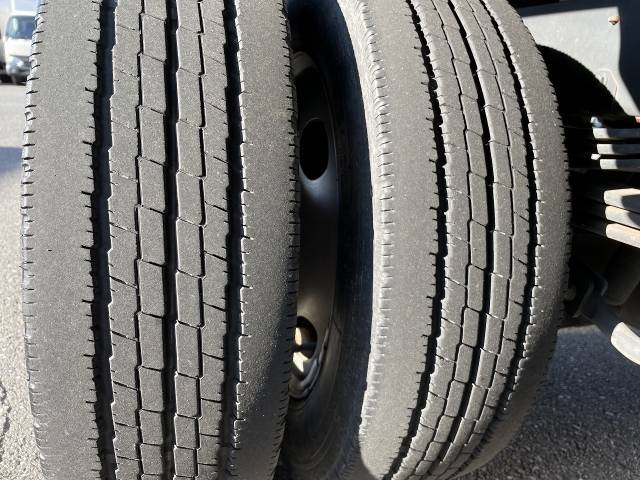 日産アトラス幌ウイング小型（2t・3t）[写真27]