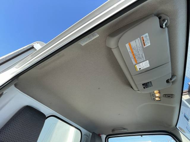 日産アトラス幌ウイング小型（2t・3t）[写真35]