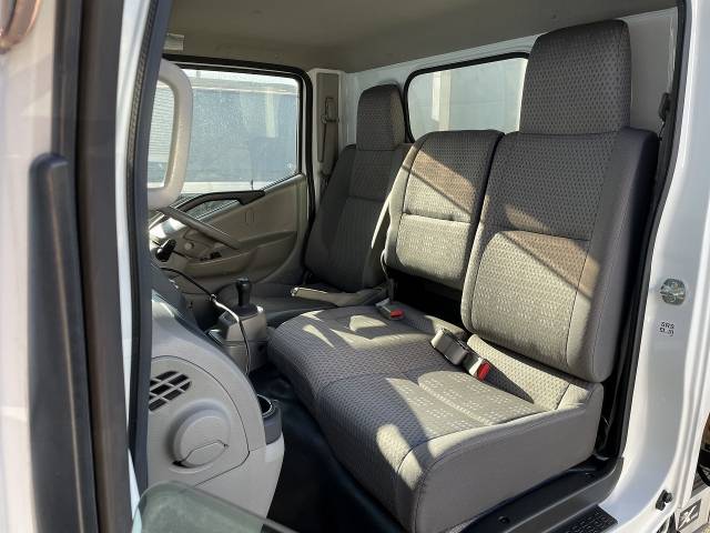 日産アトラス幌ウイング小型（2t・3t）[写真36]