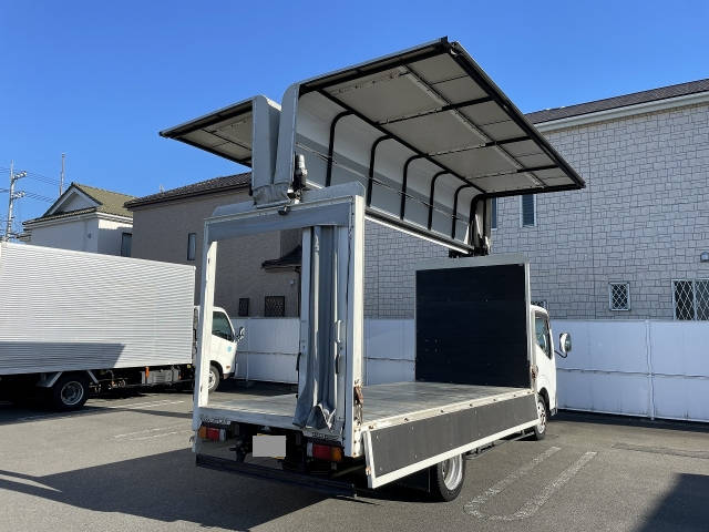 日産アトラス幌ウイング小型（2t・3t）[写真08]