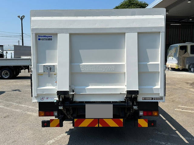 三菱ふそうキャンタークレーン4段小型（2t・3t）[写真06]