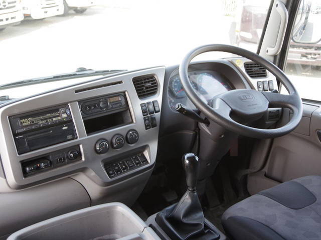 UDトラックスコンドルクレーン4段増トン（6t・8t）[写真13]