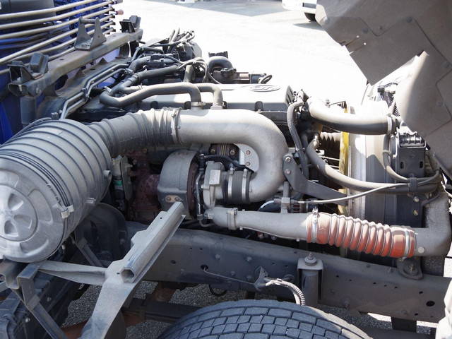 UDトラックスコンドルクレーン4段増トン（6t・8t）[写真35]