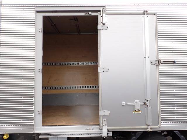 いすゞエルフアルミバン小型（2t・3t）[写真11]