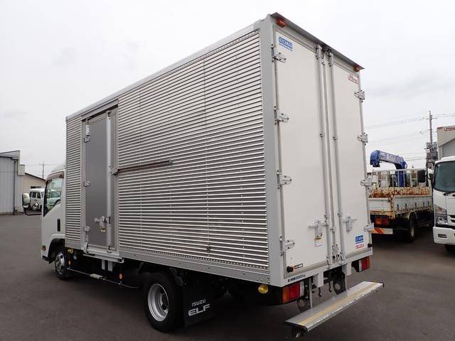 いすゞエルフアルミバン小型（2t・3t）[写真02]