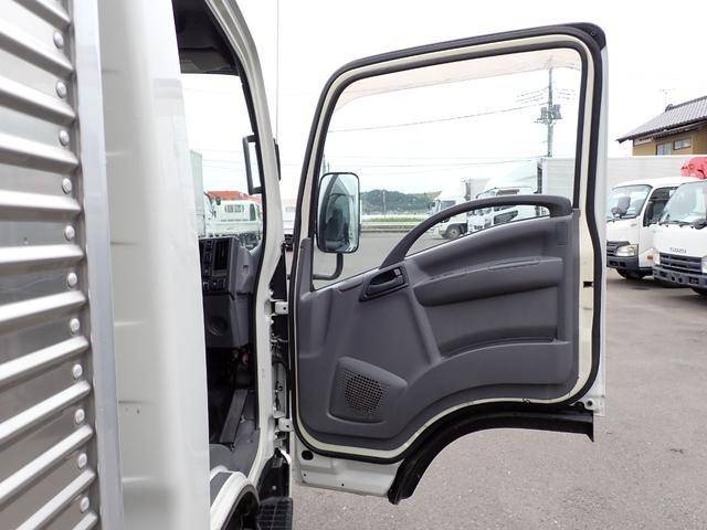 いすゞエルフアルミバン小型（2t・3t）[写真25]