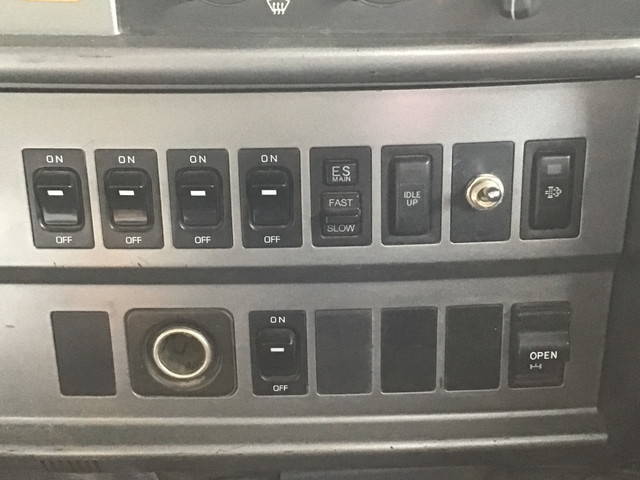 日野プロフィアダンプ大型（10t）[写真29]