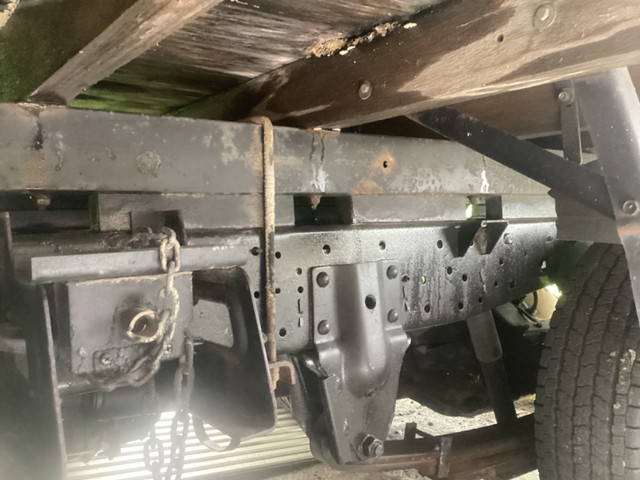 いすゞエルフ平ボディ小型（2t・3t）[写真10]