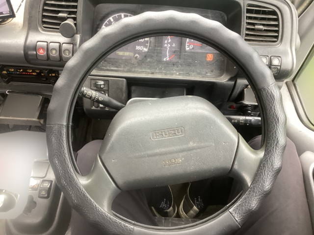 いすゞエルフ平ボディ小型（2t・3t）[写真17]