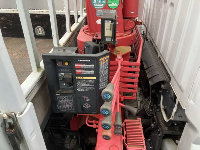 三菱ふそうキャンタークレーン3段小型（2t・3t）[写真12]