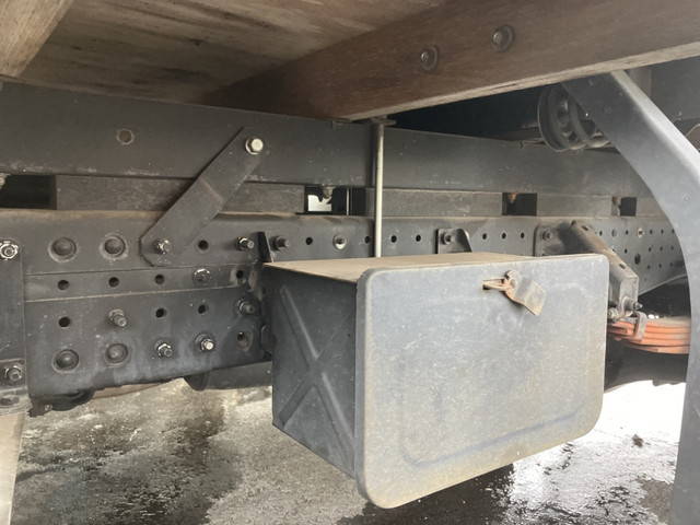 三菱ふそうキャンタークレーン3段小型（2t・3t）[写真18]