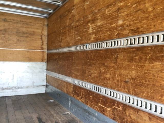 いすゞエルフアルミバン小型（2t・3t）[写真10]