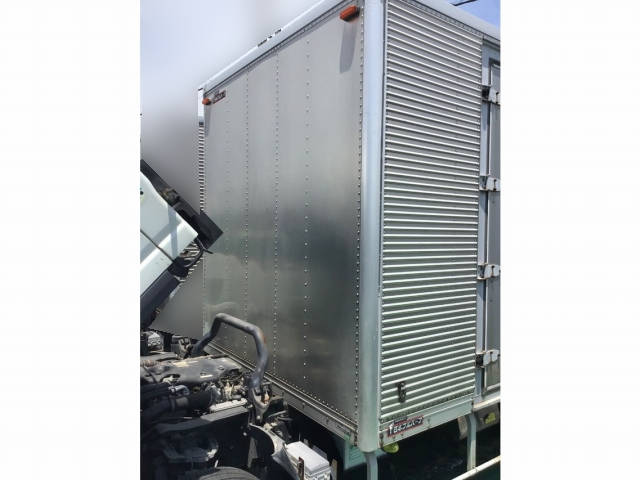 いすゞエルフアルミバン小型（2t・3t）[写真13]