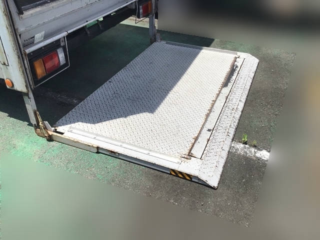 いすゞエルフアルミバン小型（2t・3t）[写真15]