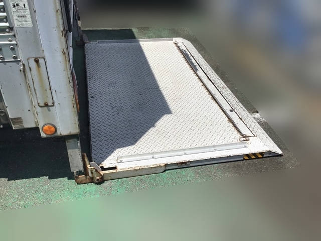 いすゞエルフアルミバン小型（2t・3t）[写真16]