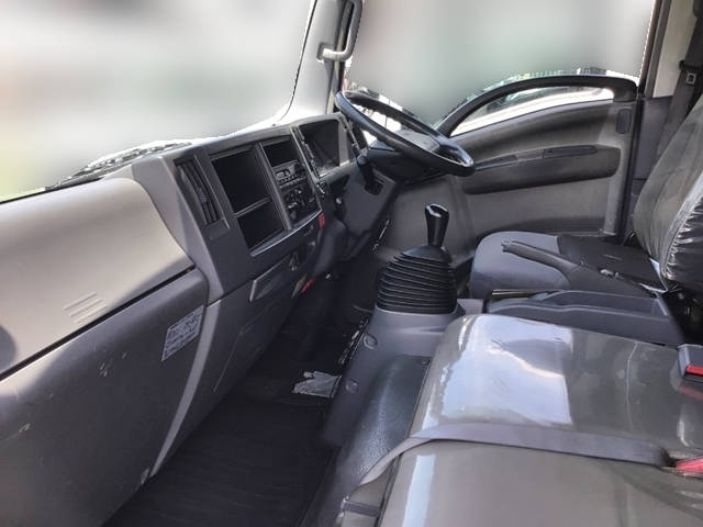 いすゞエルフアルミバン小型（2t・3t）[写真25]