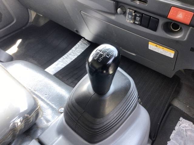 いすゞエルフアルミバン小型（2t・3t）[写真28]