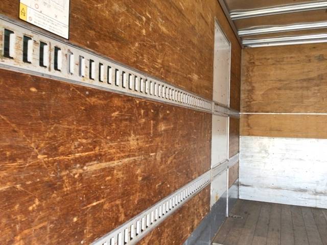 いすゞエルフアルミバン小型（2t・3t）[写真09]