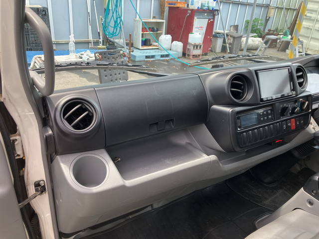 日野デュトロ冷凍車（冷蔵車）小型（2t・3t）[写真30]