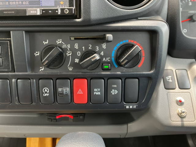 日野デュトロ冷凍車（冷蔵車）小型（2t・3t）[写真37]