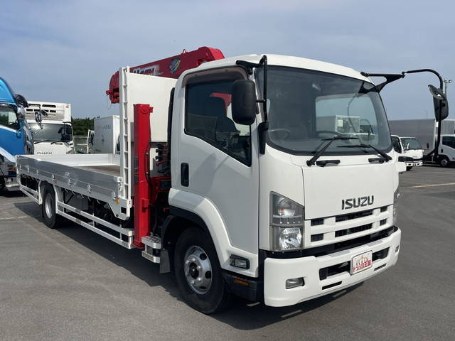 いすゞフォワードセルフクレーン3段中型（4t）[写真03]