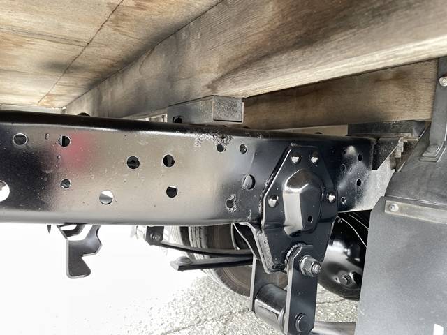 いすゞエルフ平ボディ小型（2t・3t）[写真19]