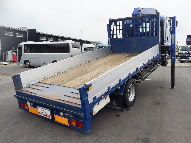 いすゞフォワードセルフクレーン4段増トン（6t・8t）[写真02]