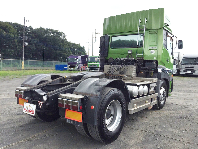 UDトラックスクオントレーラーヘッド（トラクターヘッド）大型（10t）[写真02]